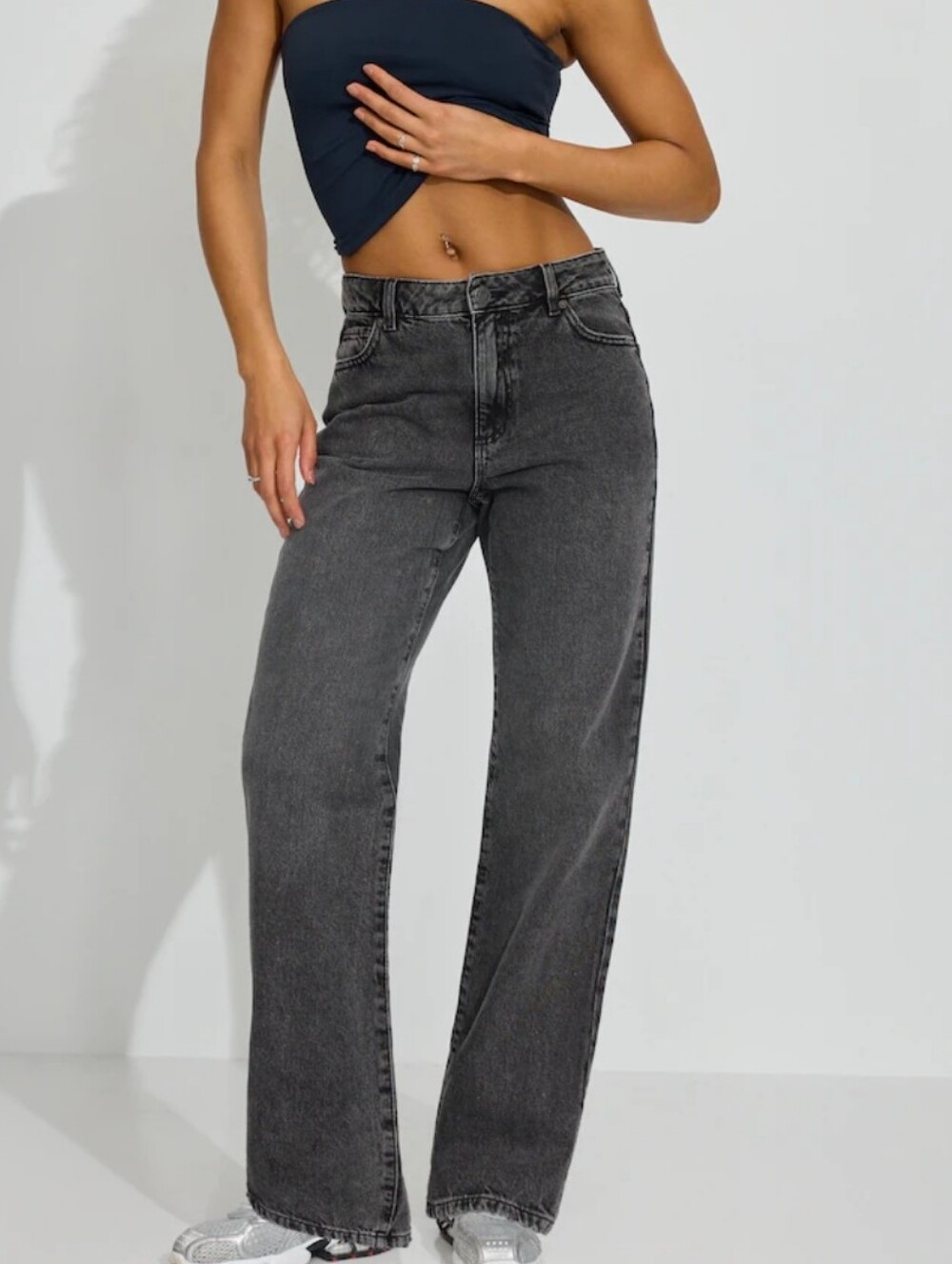 Garage Black 90s Straight Jeans with Subtle Fade